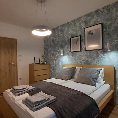 Bpr Space Grey Home With Balcony Budapest Bagian luar foto