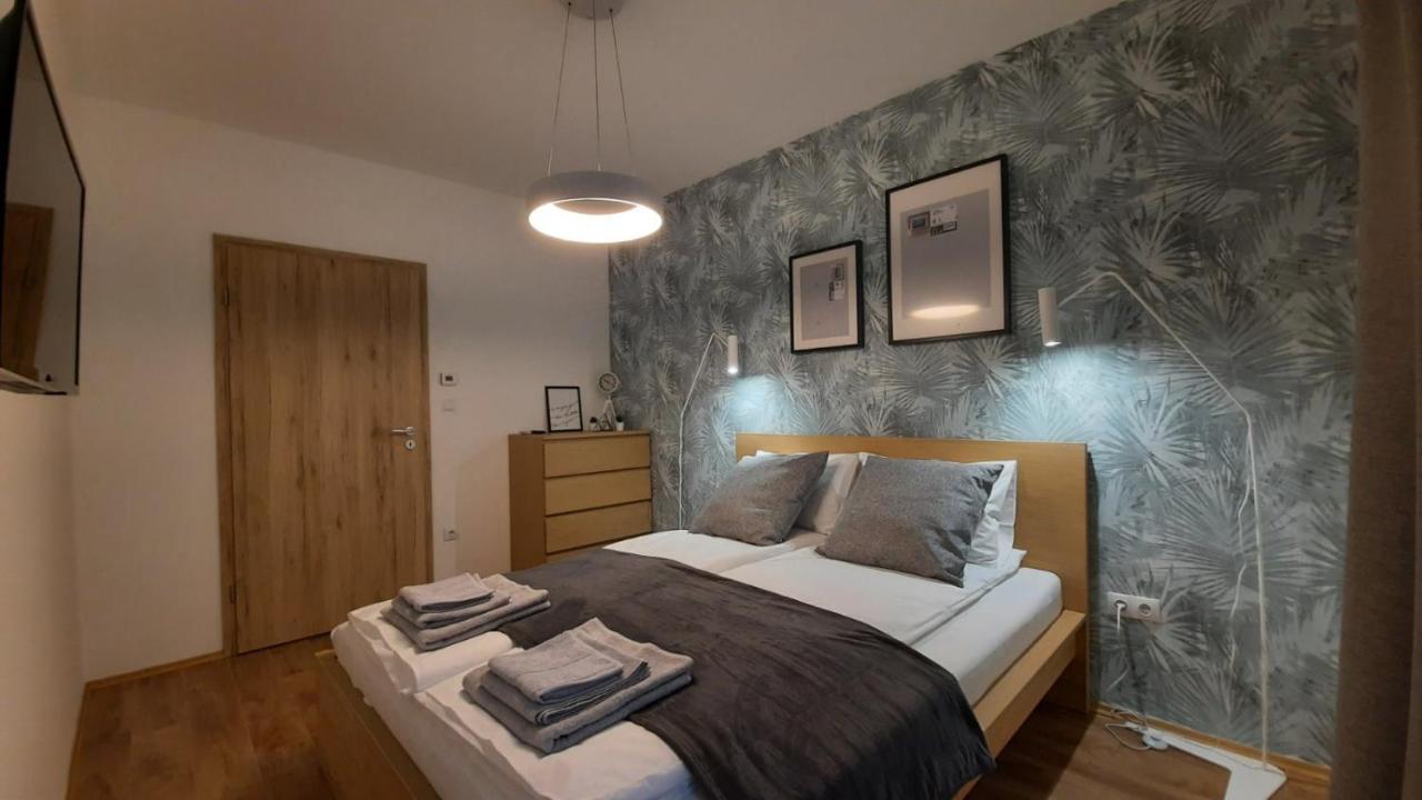Bpr Space Grey Home With Balcony Budapest Bagian luar foto
